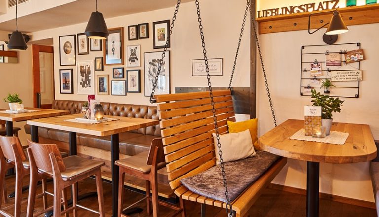 Gemütliche Plätze in der Bar
